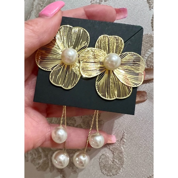 LAST! Romantic Flower Petal Long Tassel Drop Earrings Faux Pearl 2 Part Earrings - Picture 3 of 7